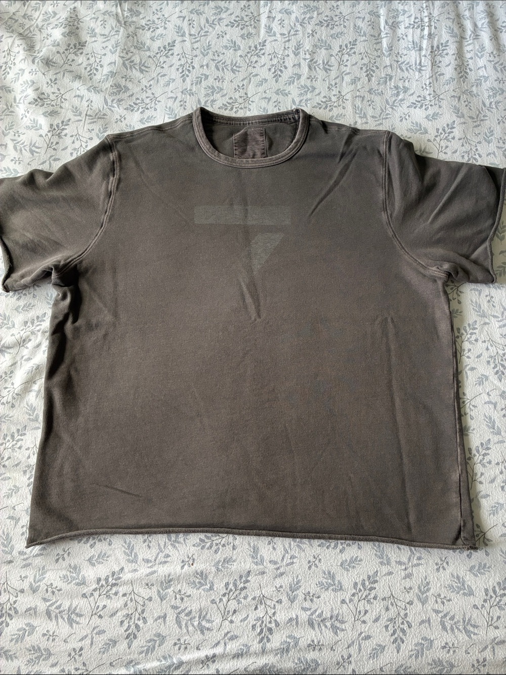 American Eagle Classic Men's Crew Neck Short Sleeve Sweat Tee in Dark Gray